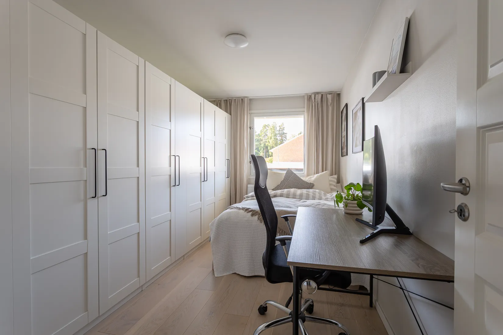 Radhus, Rådjursstigen 27, Töjnan, Sollentuna