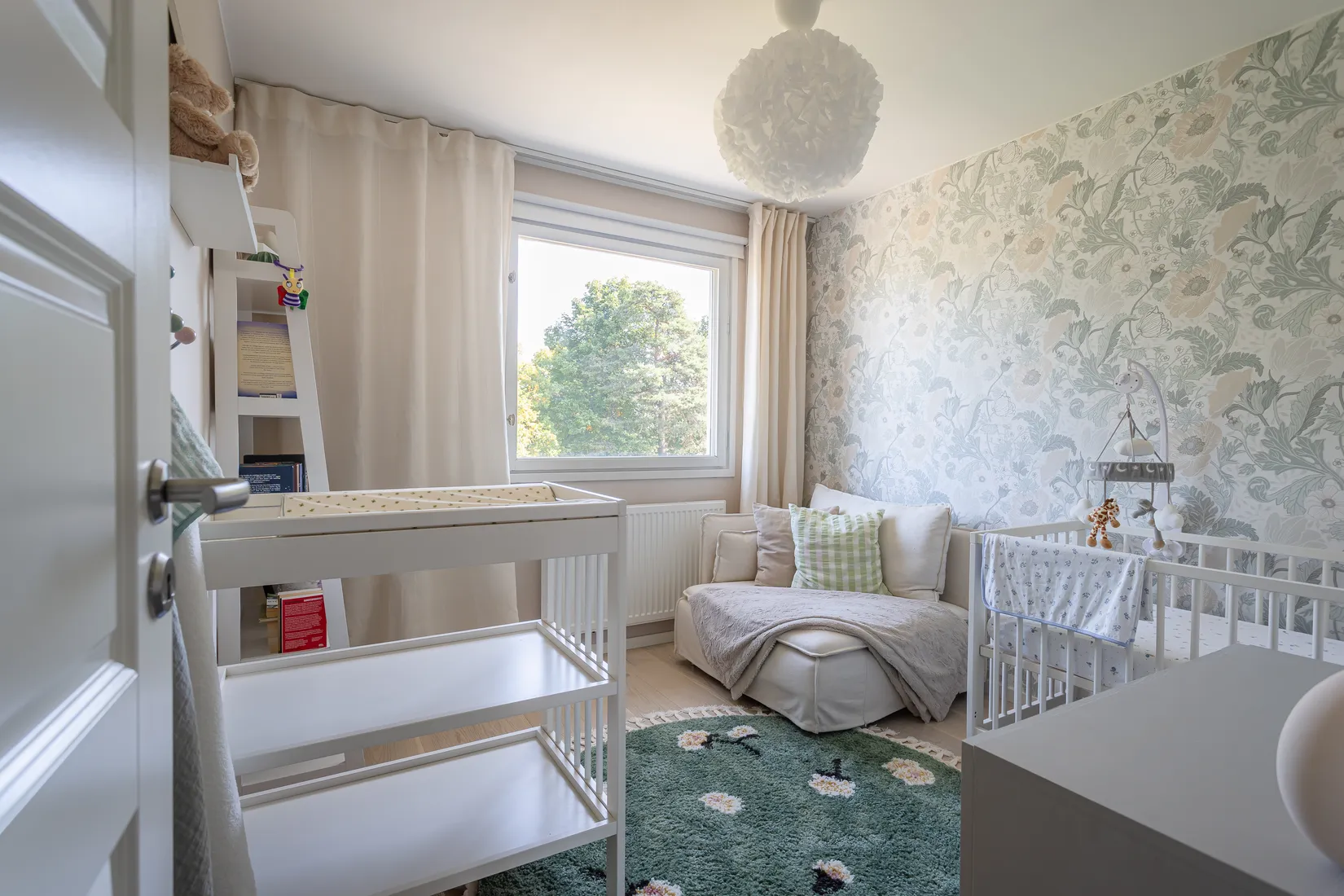 Radhus, Rådjursstigen 27, Töjnan, Sollentuna