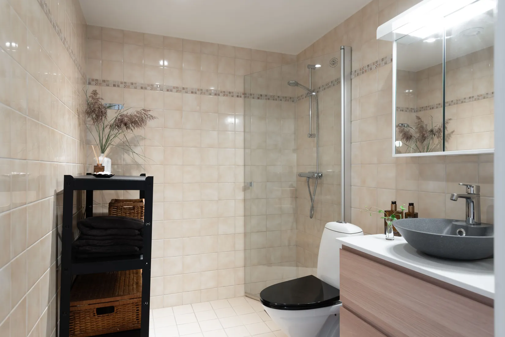 Radhus, Odalgatan 22A, Näsby, Örebro