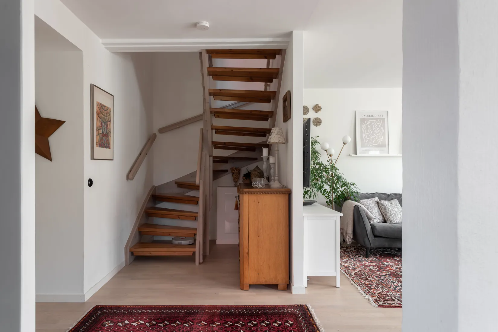 Radhus, Odalgatan 22A, Näsby, Örebro