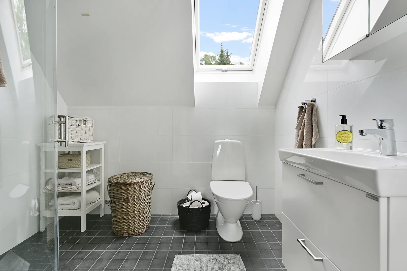Villa, Torparevägen 20B, Trollbäcken, Tyresö
