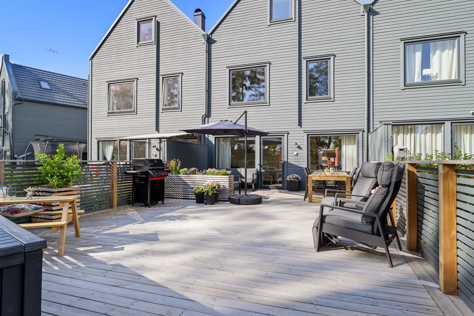 Radhus, Krickaslingan 12, Wijk Oppgård, Upplands Väsby
