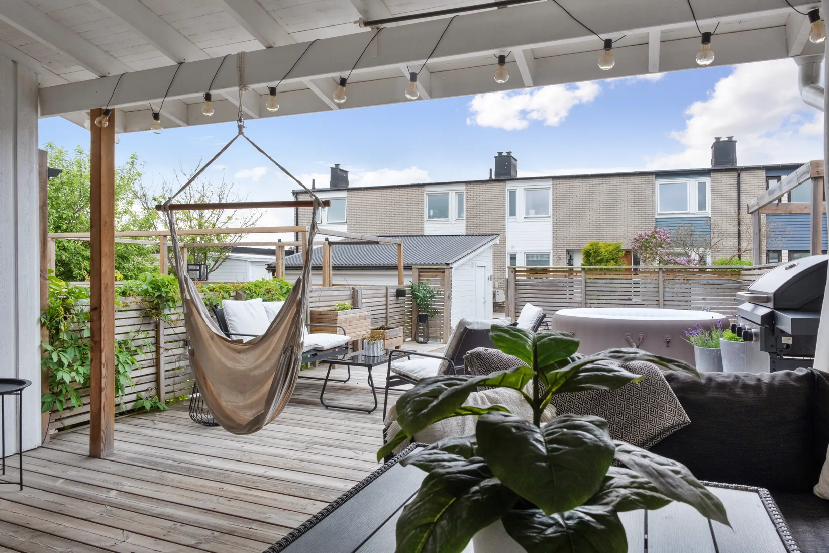 Radhus, Storegårdsvägen 25, Stavre, Trollhättan