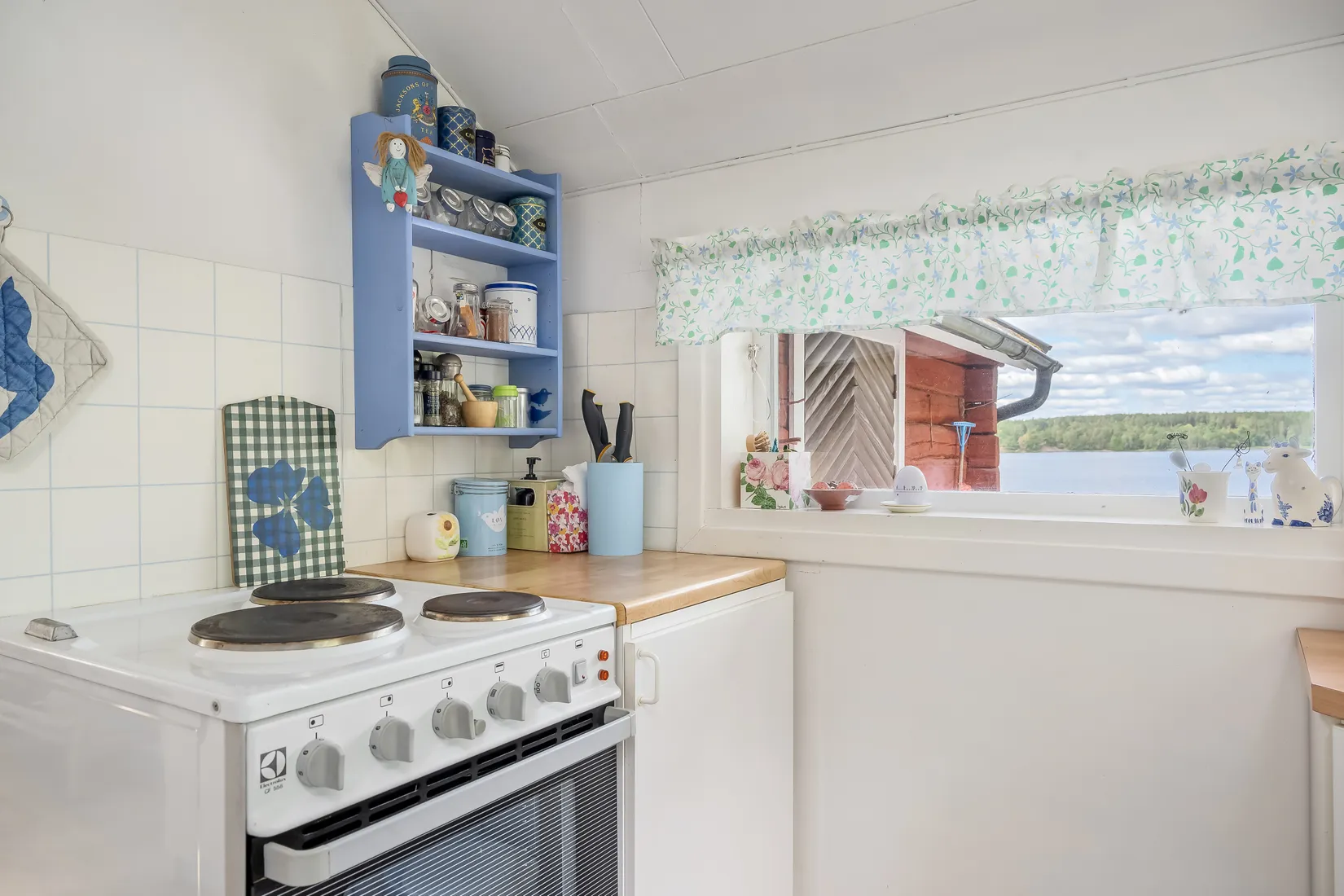 Villa, Hällerstad Sjöliden 8, Söderköping