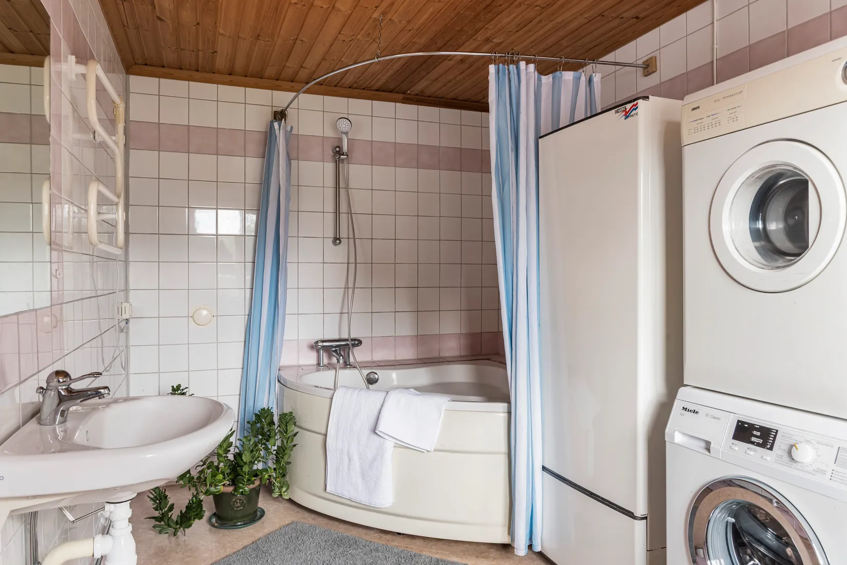 Villa, Bodängsvägen 39, Källsmora, Norrtälje