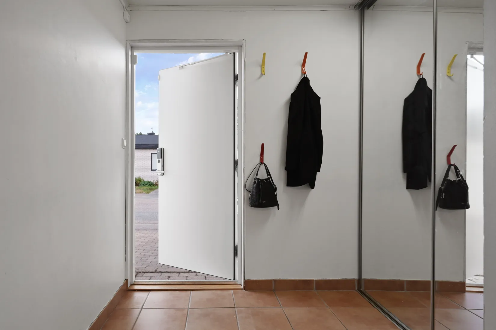 Radhus, Kårstagränd 17, Skälby, Upplands Väsby