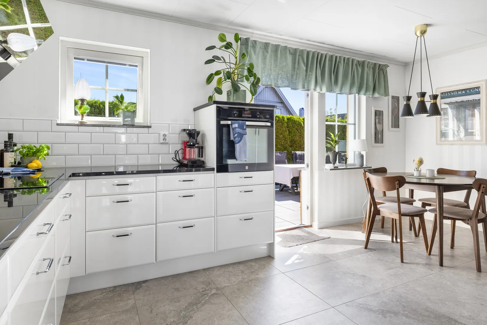 Villa, Möllebyggaregatan 8, Västra Sjöstaden, Ystad