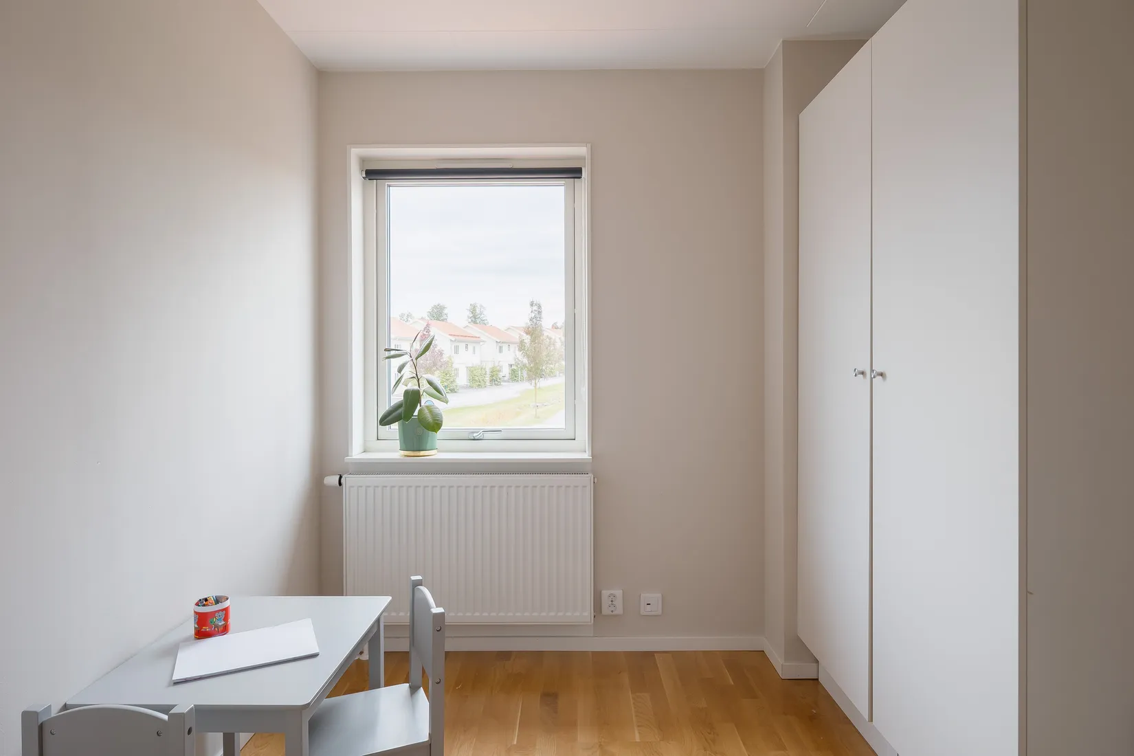 Radhus, Vilkmansgatan 23, Trädgårdsstaden, Skövde