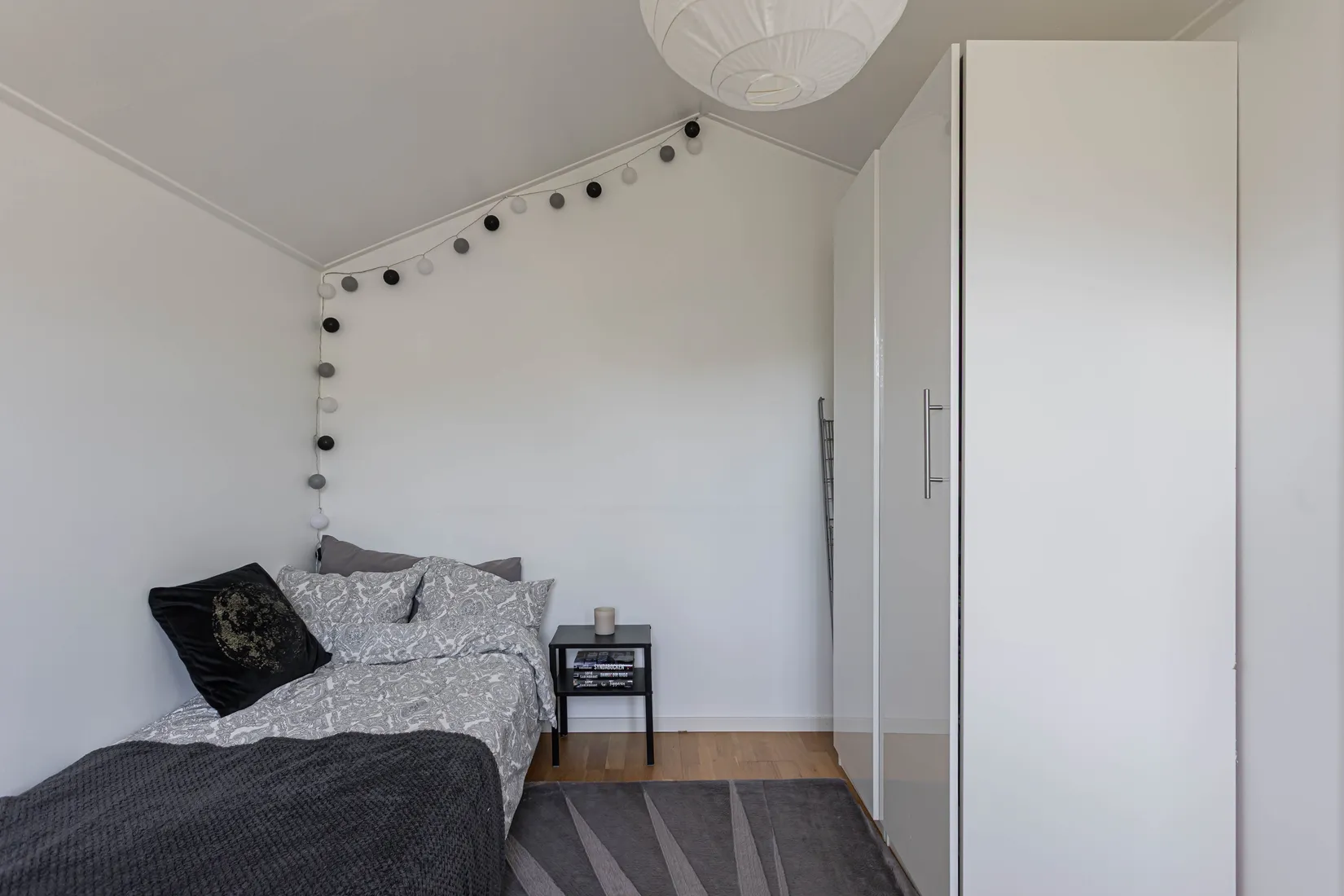 Radhus, Dybecksgatan 18D, Skallberget, Västerås