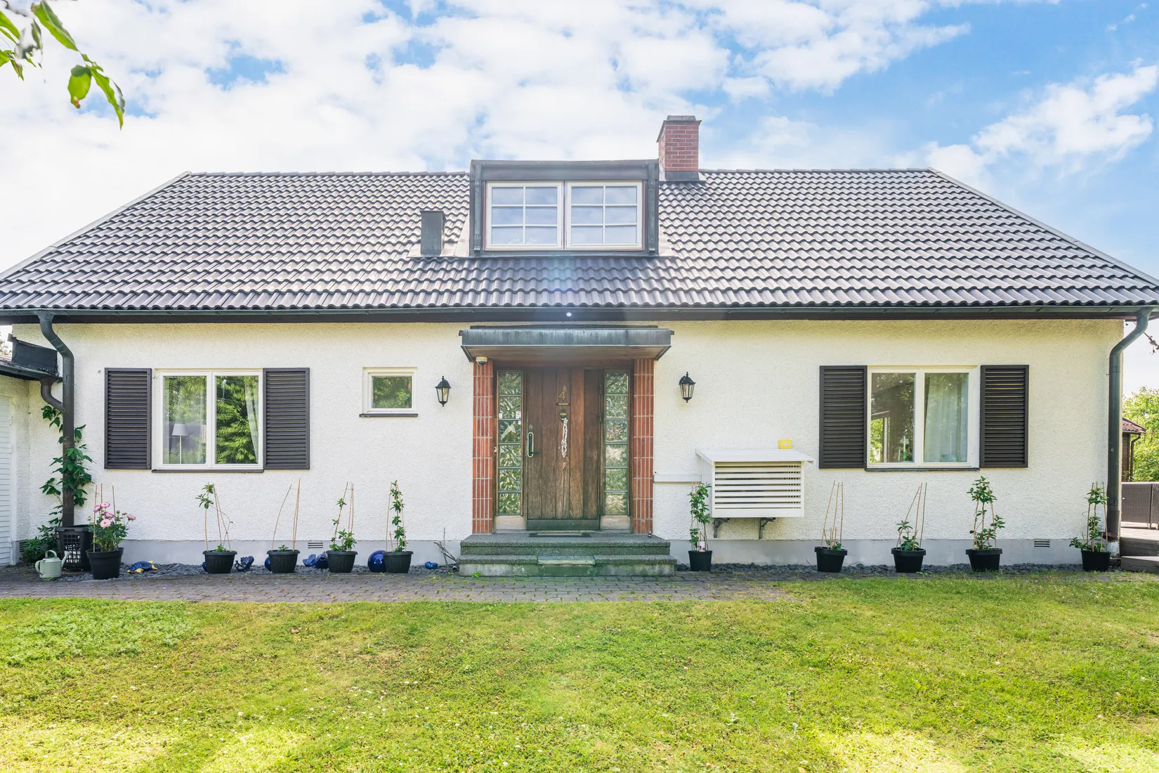 Villa, HAGTORNSVÄGEN 2-4, Viggbyholm, Täby