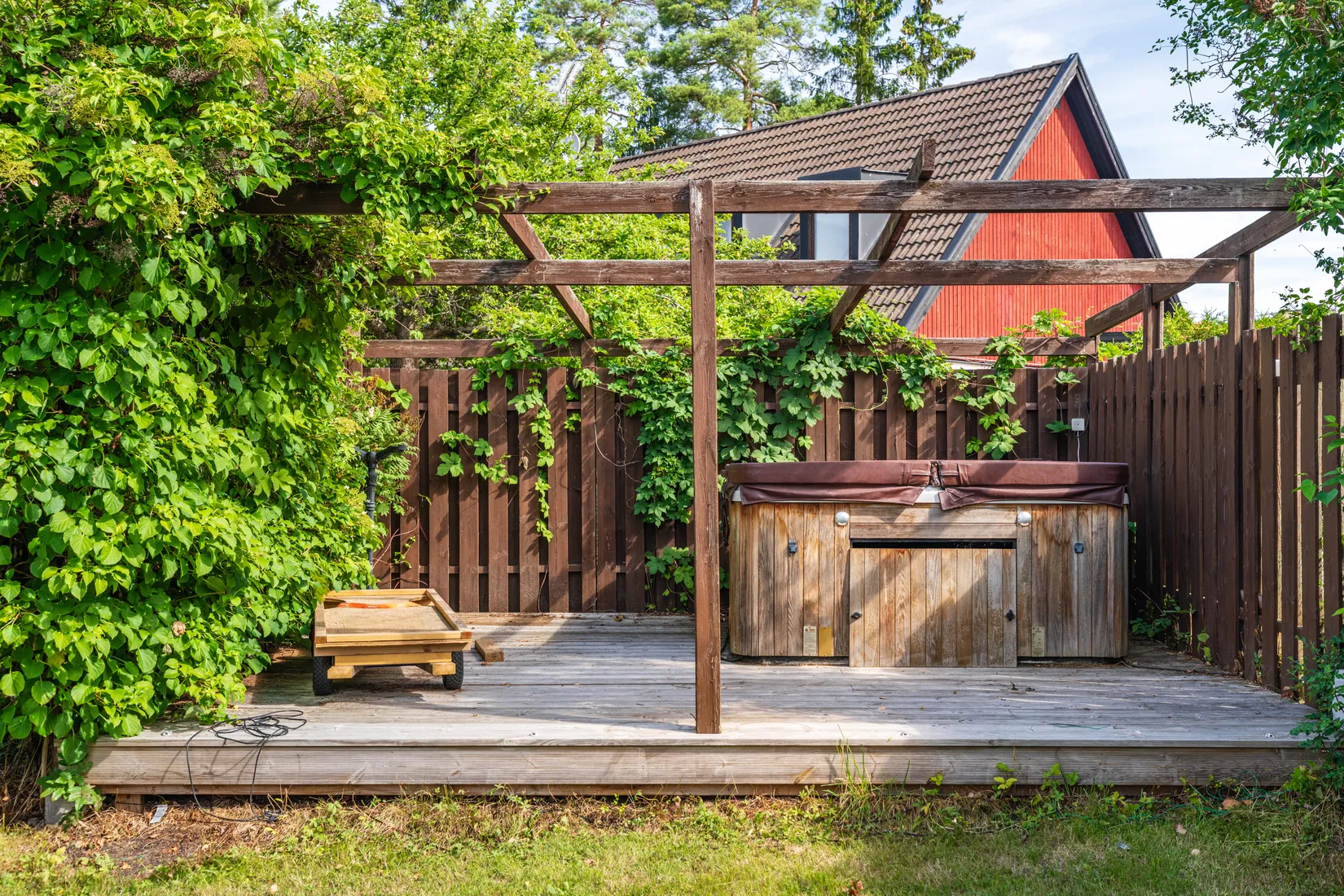 Villa, HAGTORNSVÄGEN 2-4, Viggbyholm, Täby