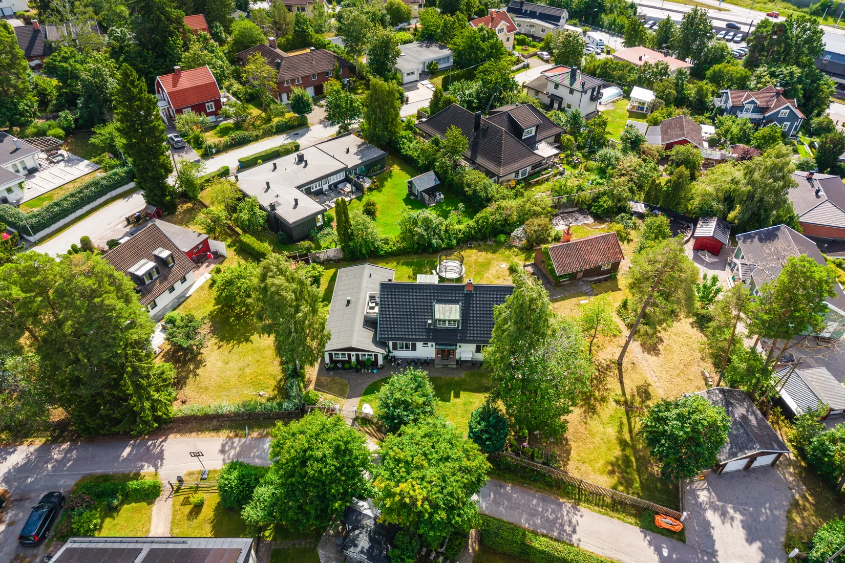 Villa, HAGTORNSVÄGEN 2-4, Viggbyholm, Täby