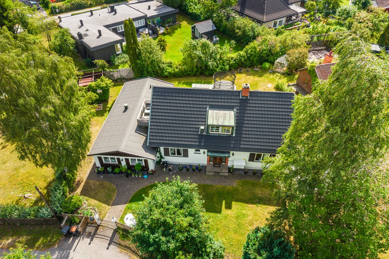 Villa, HAGTORNSVÄGEN 2-4, Viggbyholm, Täby