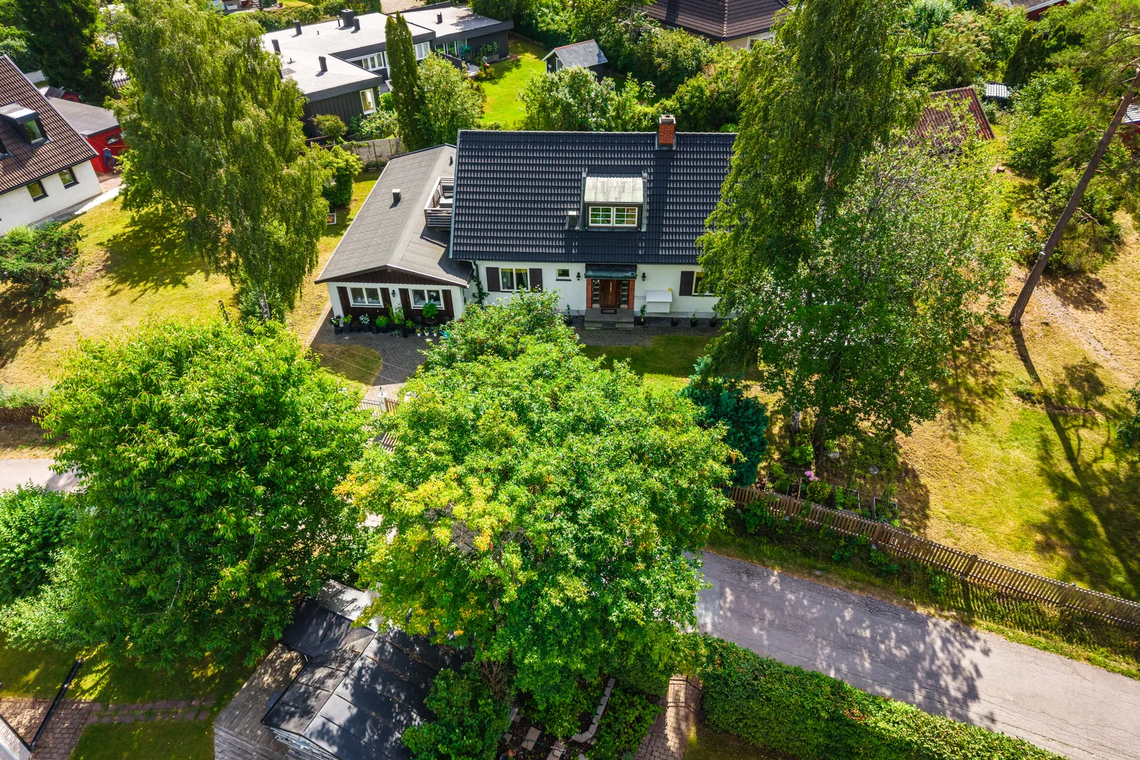 Villa, HAGTORNSVÄGEN 2-4, Viggbyholm, Täby