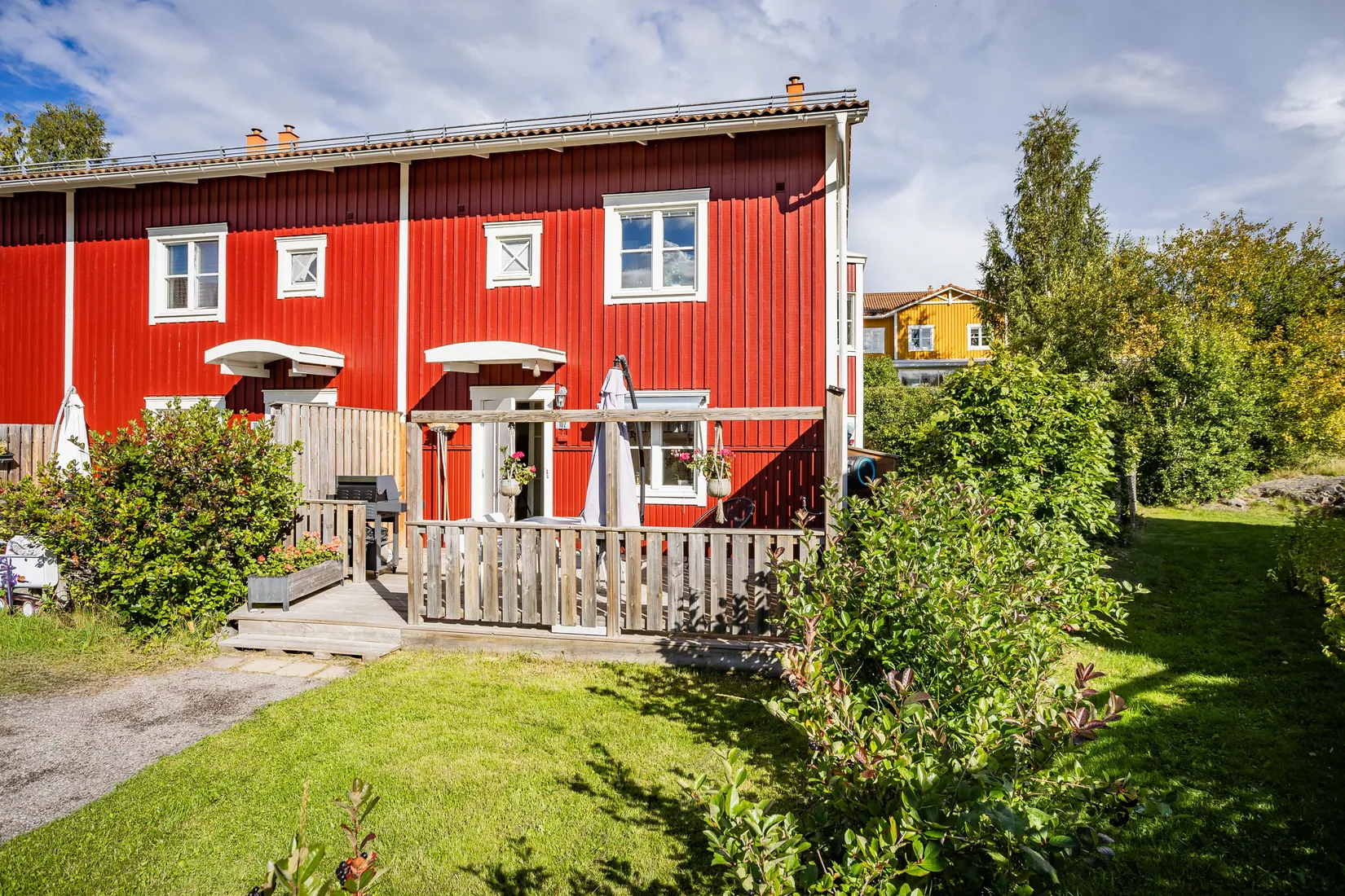 Radhus, Lysekilsvägen 102, Granloholm, Sundsvall