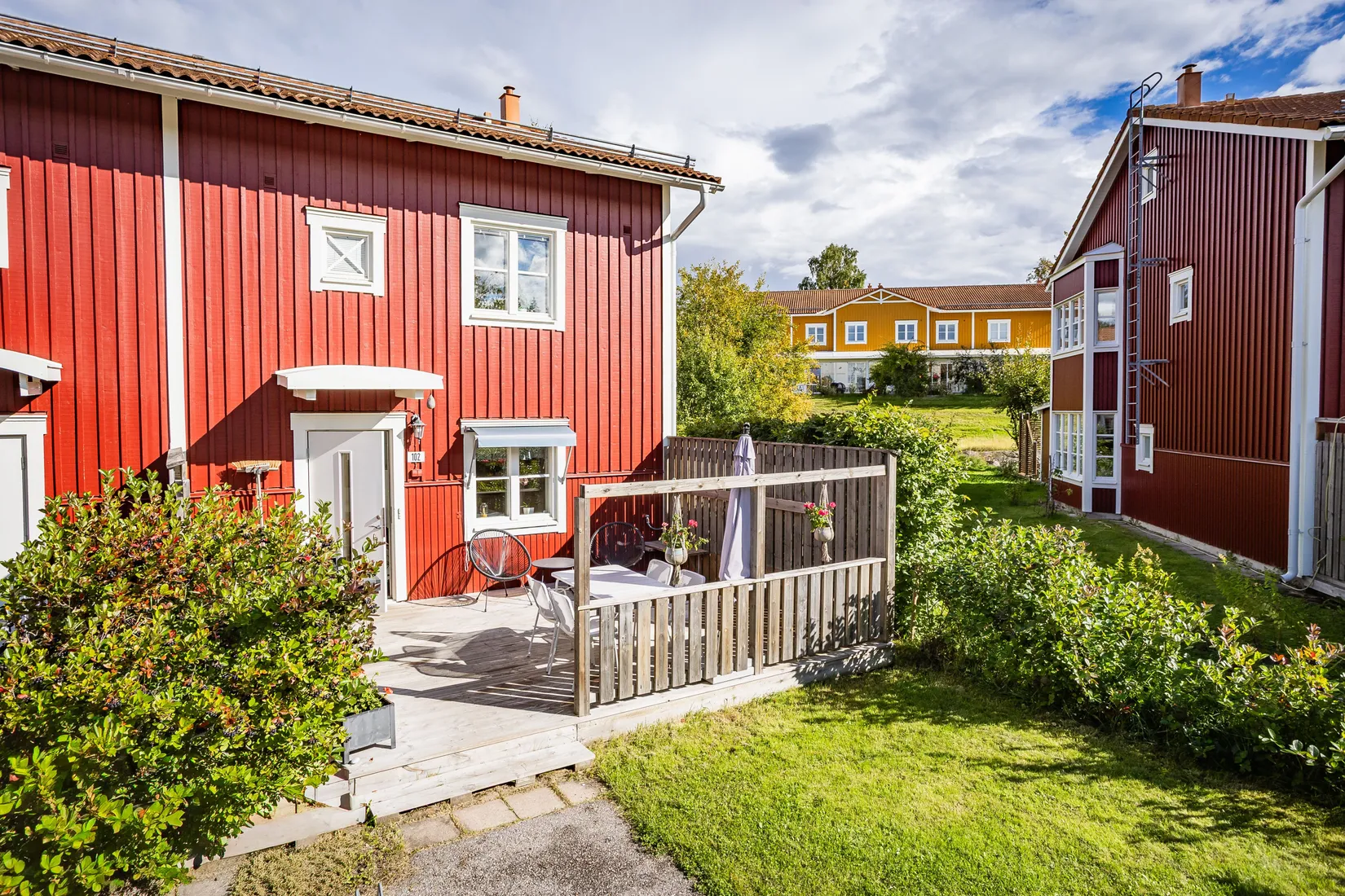 Radhus, Lysekilsvägen 102, Granloholm, Sundsvall