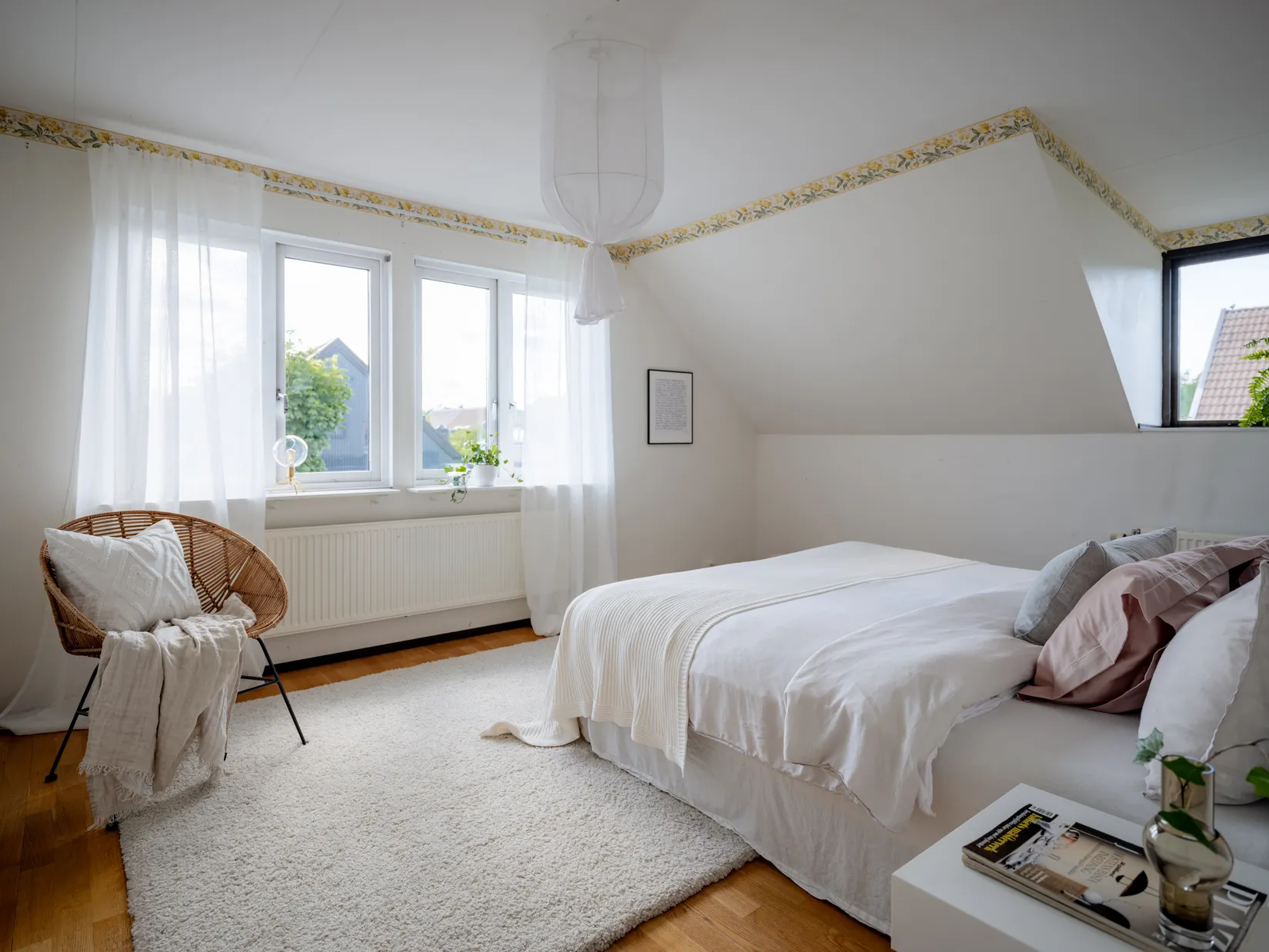 Radhus, Gyllenstiernas väg 43, Näsbypark, Täby