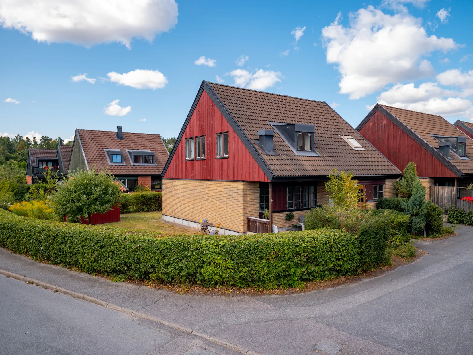 Radhus, Gyllenstiernas väg 43, Näsbypark, Täby