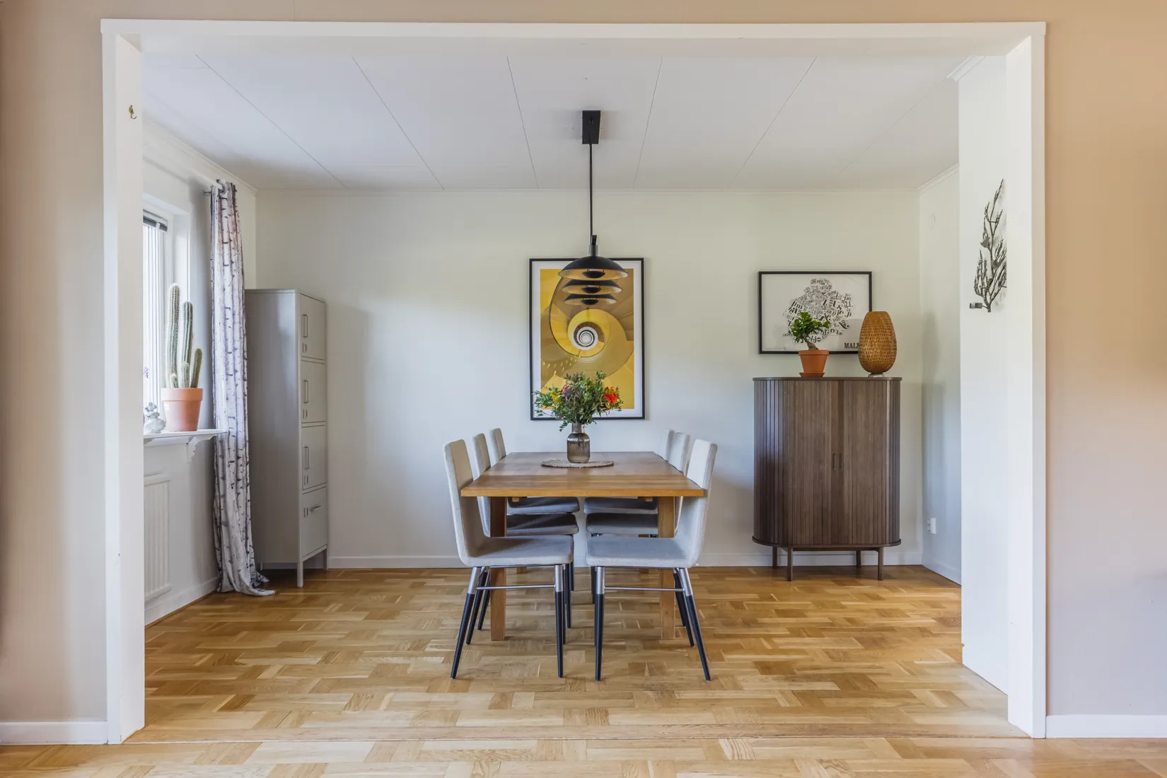 Radhus, VÄSTRA BANVÄGEN 84, Österskär/Tuna, Österåker