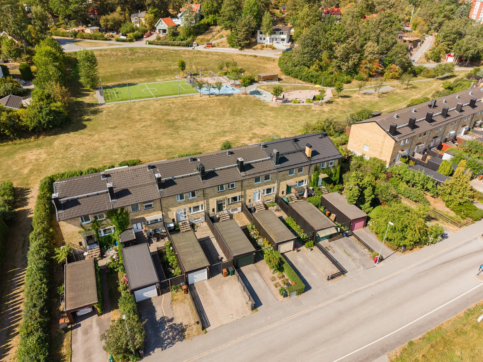 Radhus, VÄSTRA BANVÄGEN 84, Österskär/Tuna, Österåker
