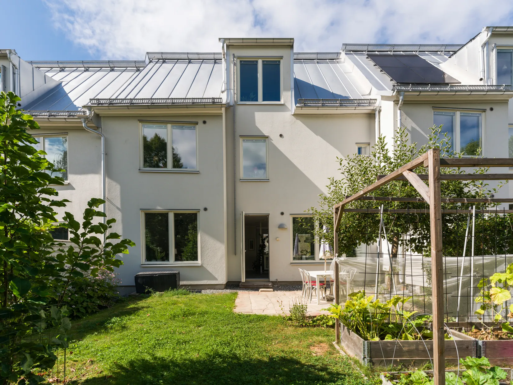 Radhus, Tumultgränd 214, Kälvesta, Stockholm