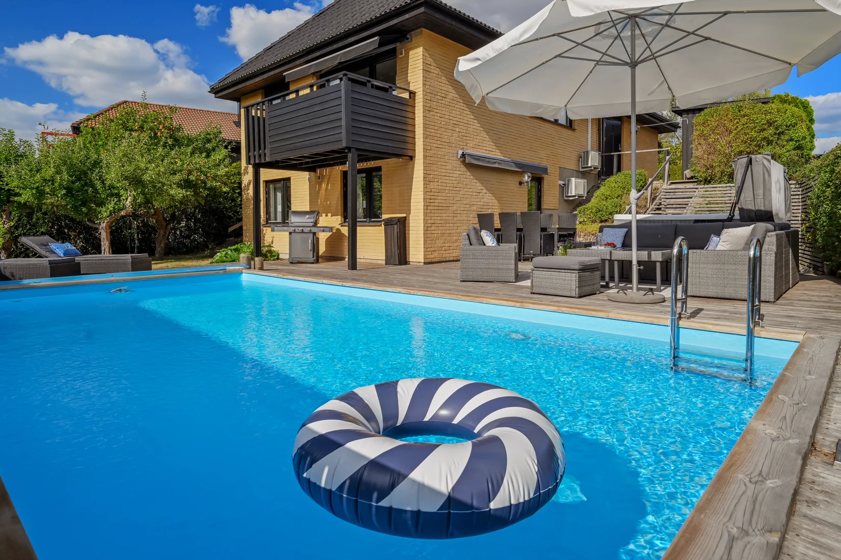 Villa, Östergårdsvägen 13, Fresta, Upplands Väsby