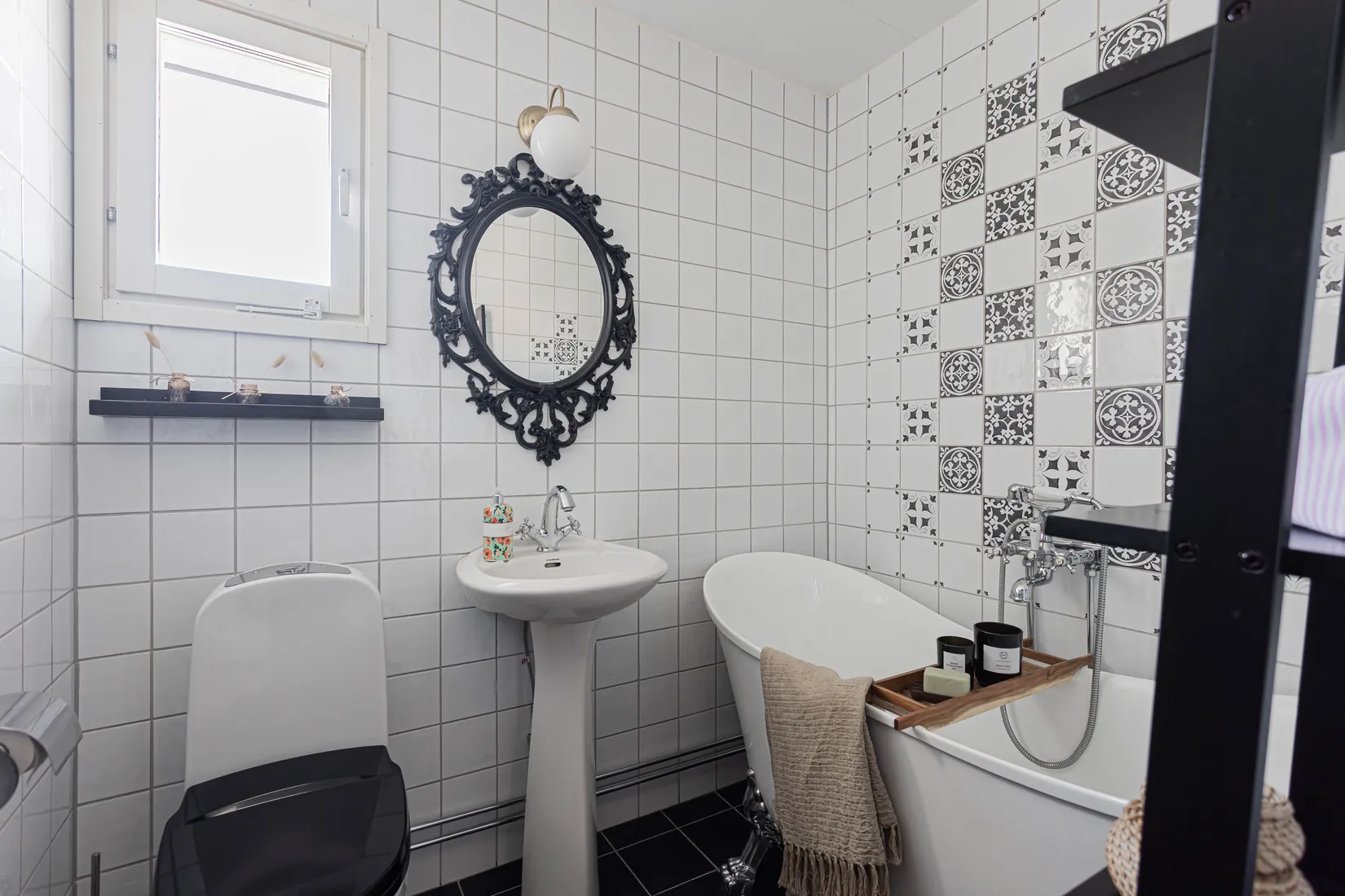 Radhus, Norra Allégatan 37F, Karlsdal, Västerås