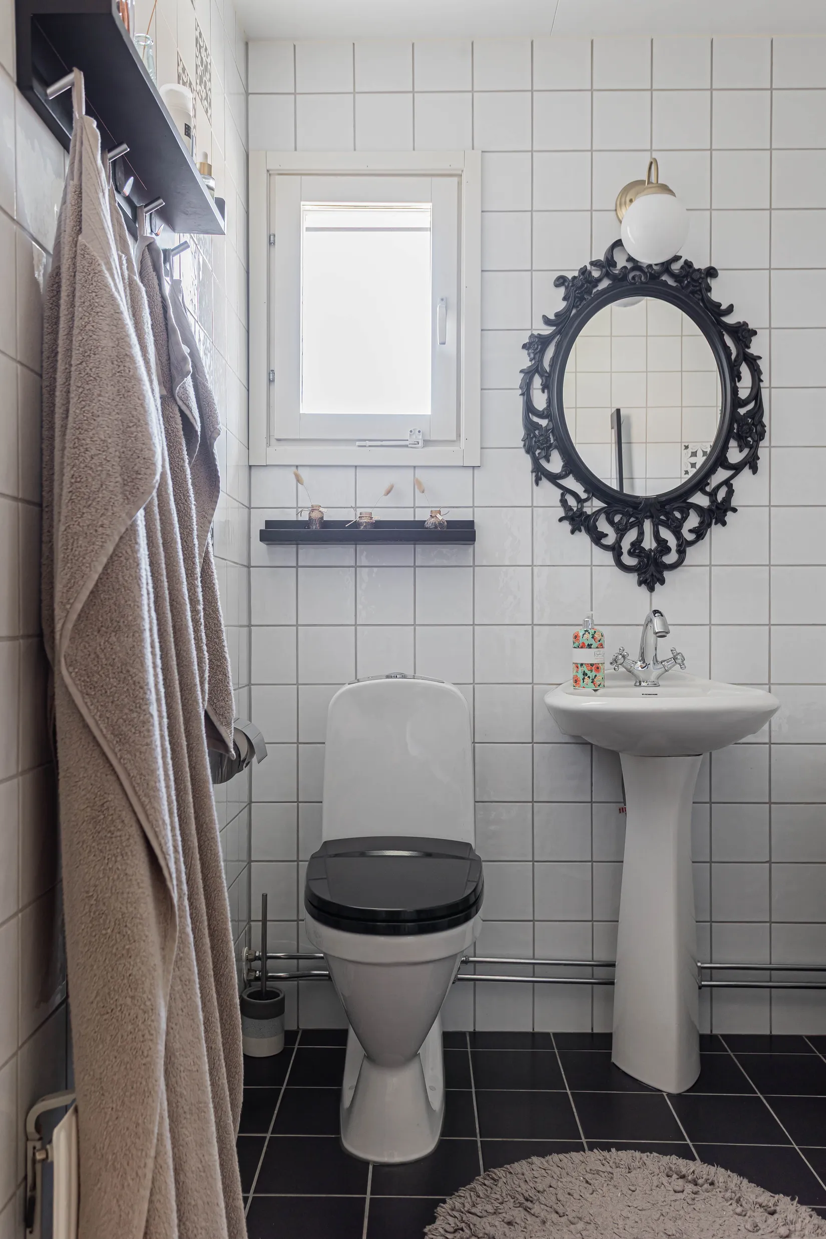 Radhus, Norra Allégatan 37F, Karlsdal, Västerås