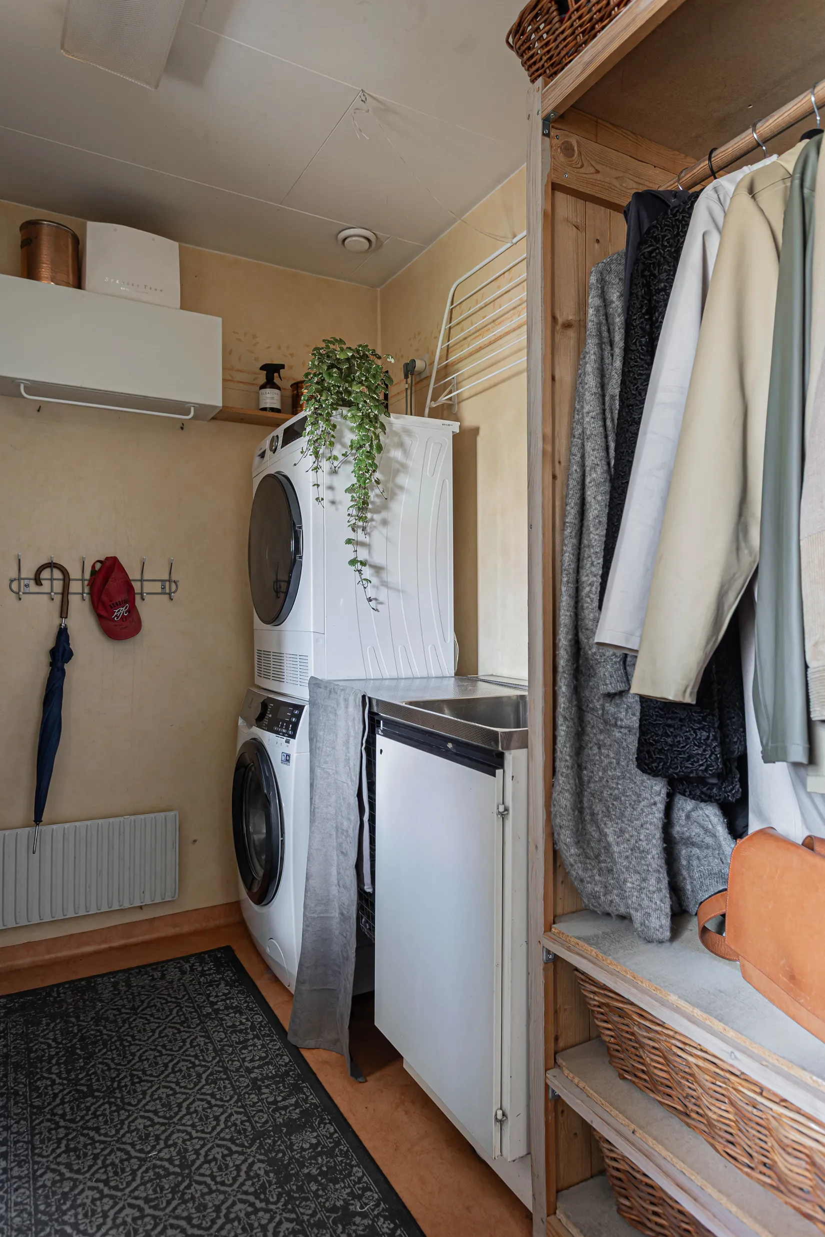 Radhus, Norra Allégatan 37F, Karlsdal, Västerås