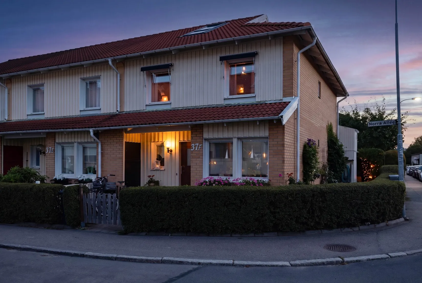 Radhus, Norra Allégatan 37F, Karlsdal, Västerås