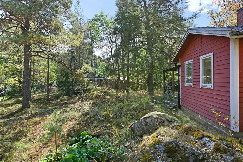 Tomt, Ormvägen 6, Raksta, Tyresö