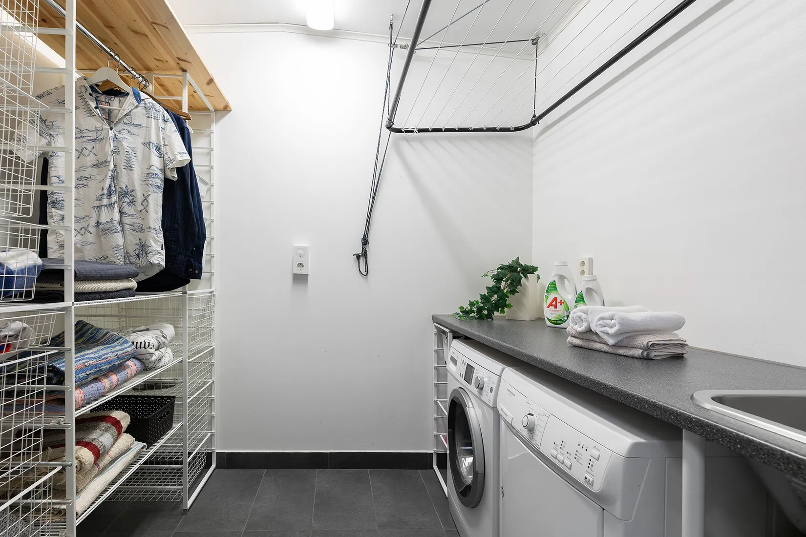 Radhus, Ekhammarsvägen 44, Gamla Kungsängen, Upplands-Bro