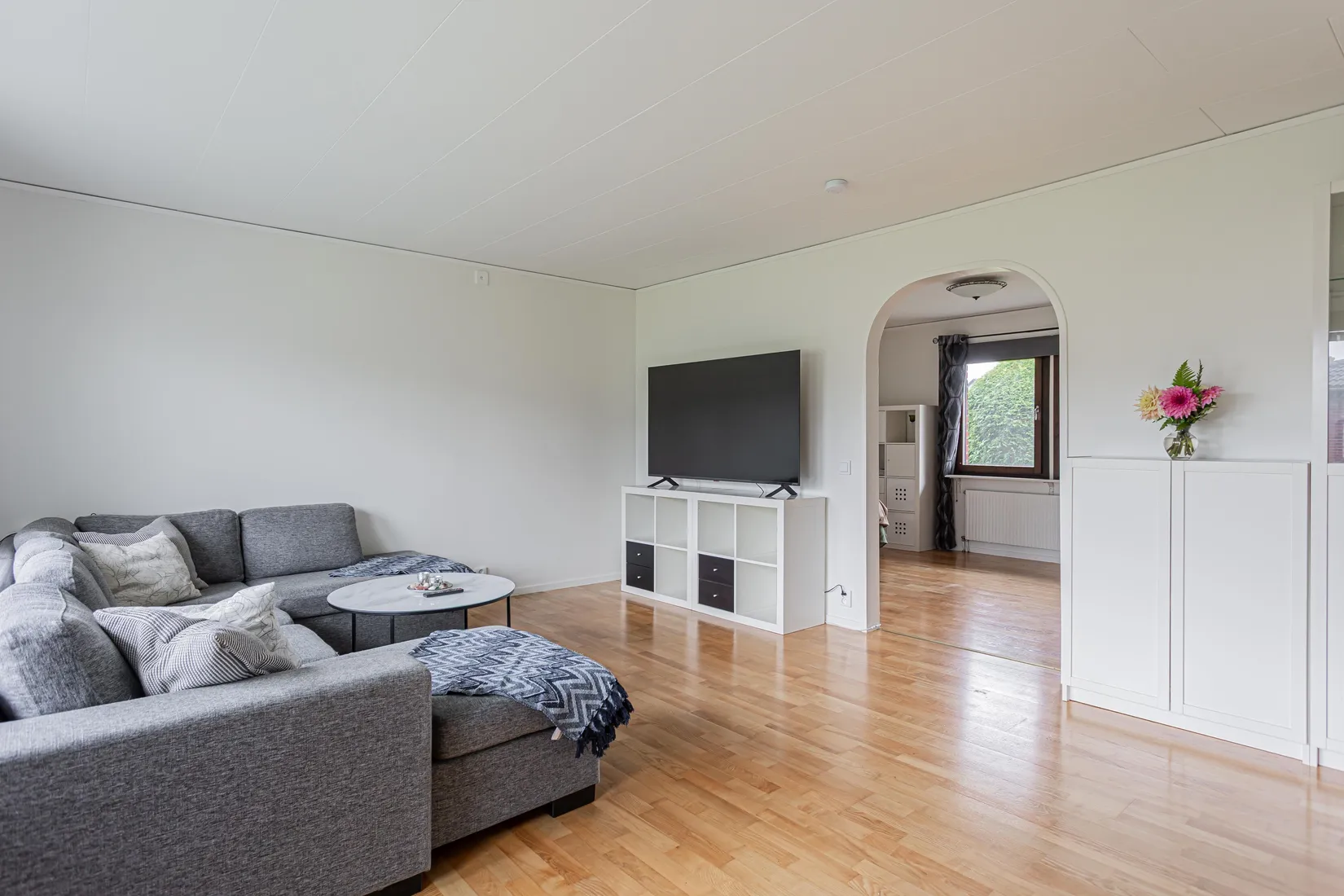 Villa, Bollgatan 5, Ullvibackar, Köping