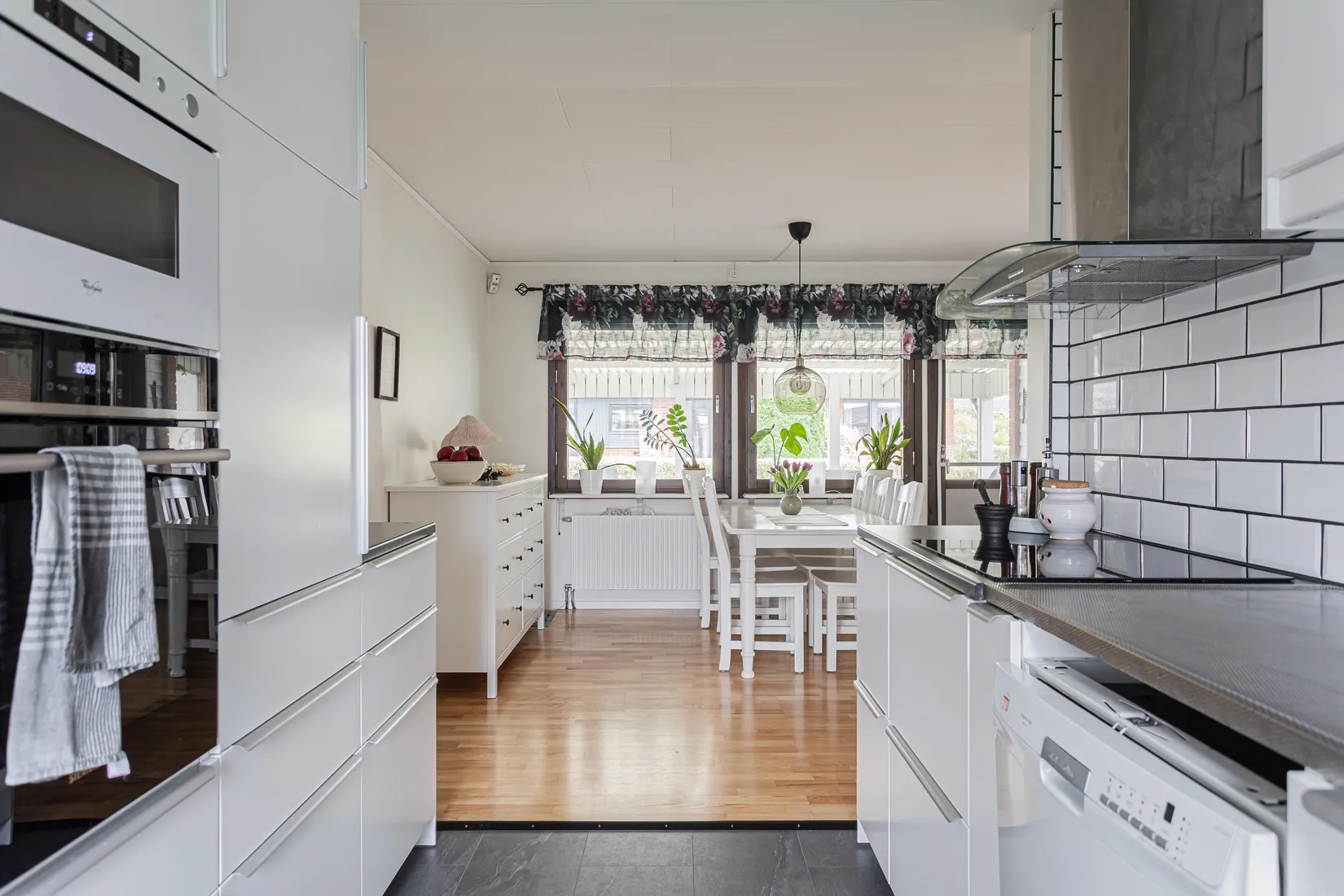 Villa, Bollgatan 5, Ullvibackar, Köping
