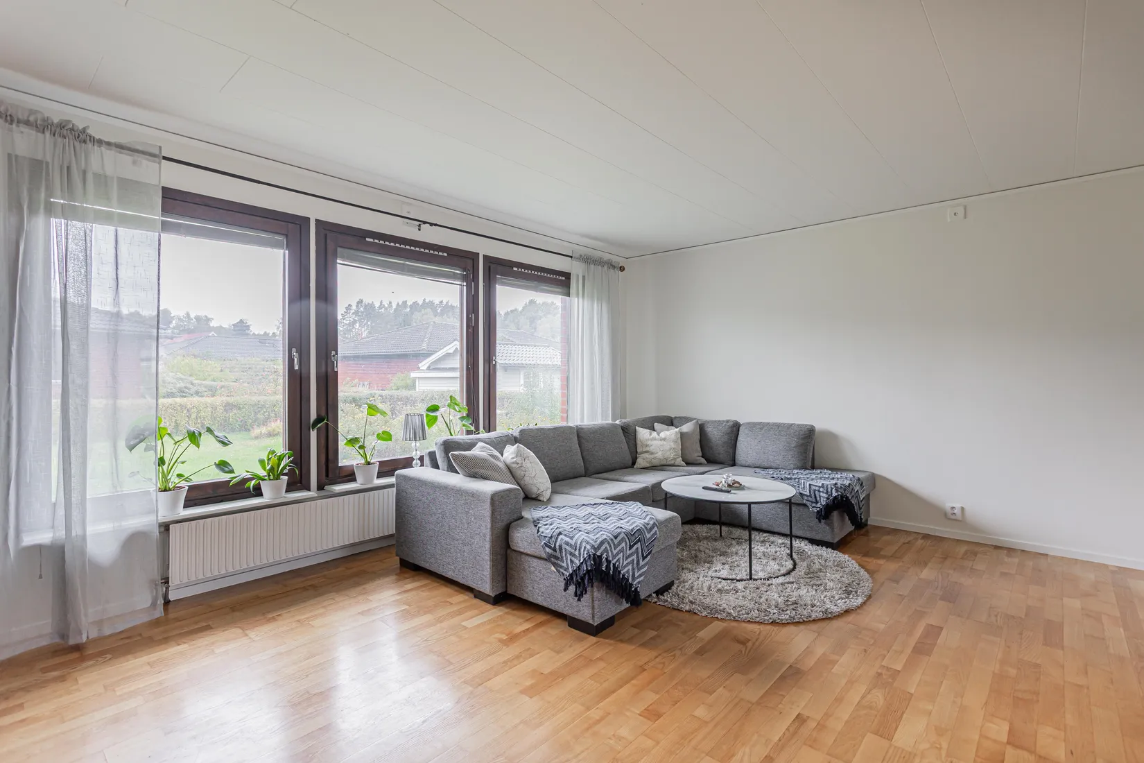 Villa, Bollgatan 5, Ullvibackar, Köping
