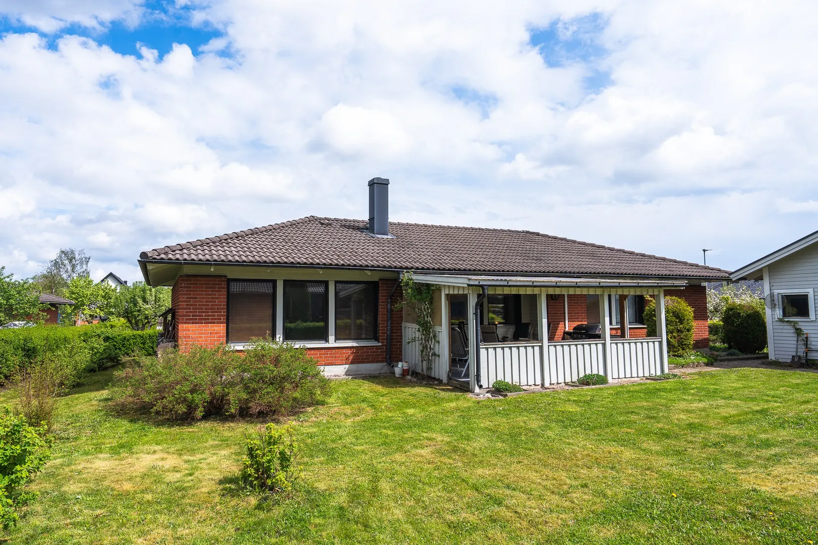 Villa, Bollgatan 5, Ullvibackar, Köping