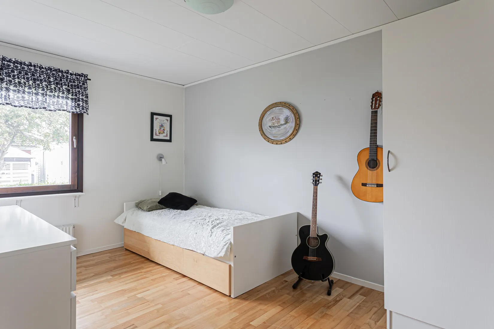 Villa, Bollgatan 5, Ullvibackar, Köping