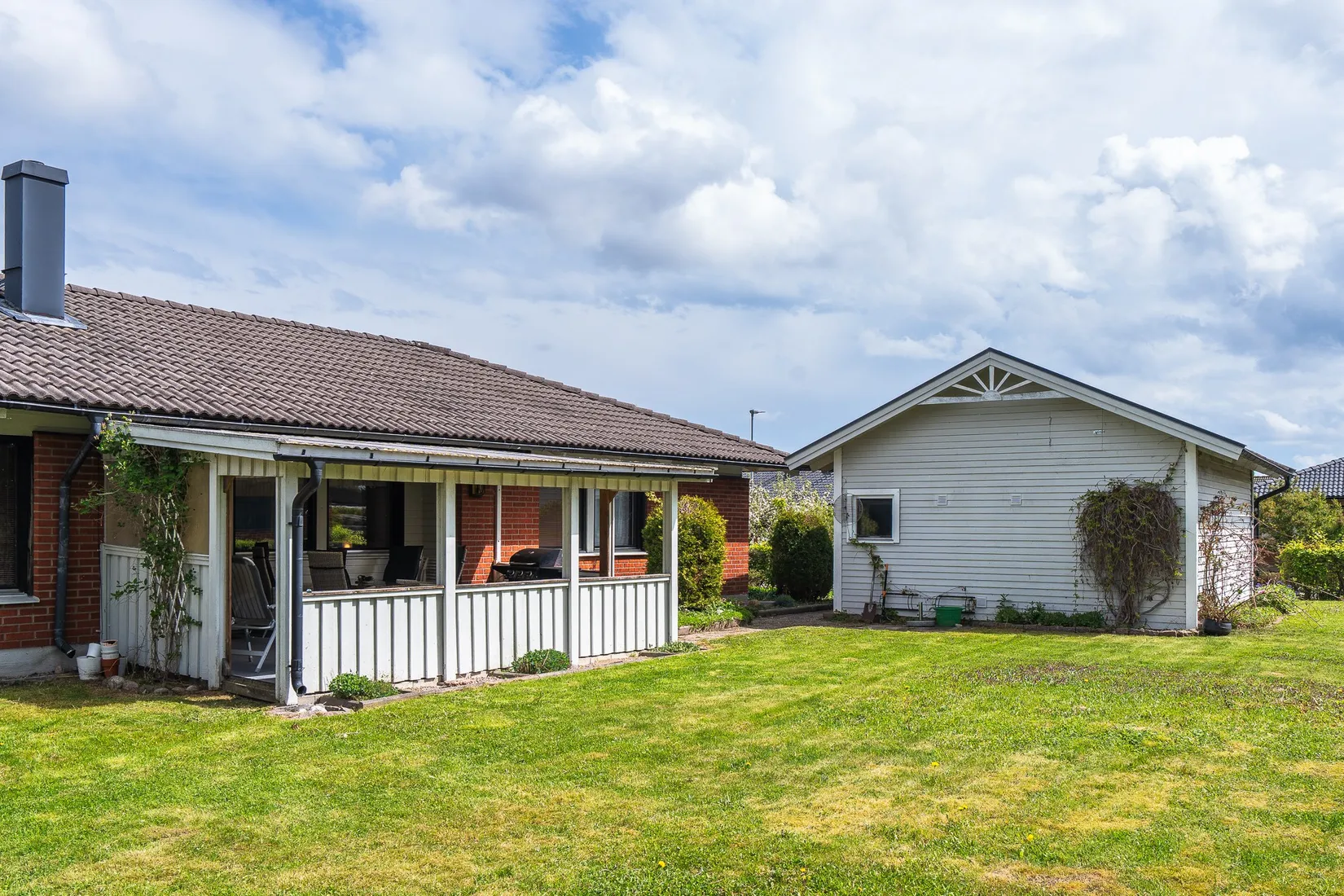 Villa, Bollgatan 5, Ullvibackar, Köping