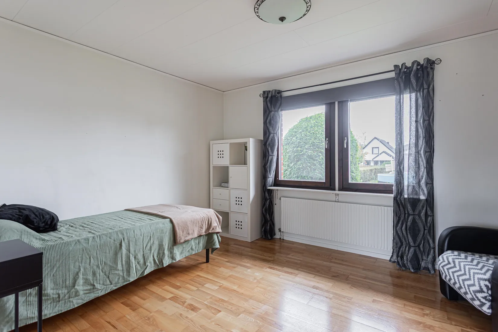 Villa, Bollgatan 5, Ullvibackar, Köping
