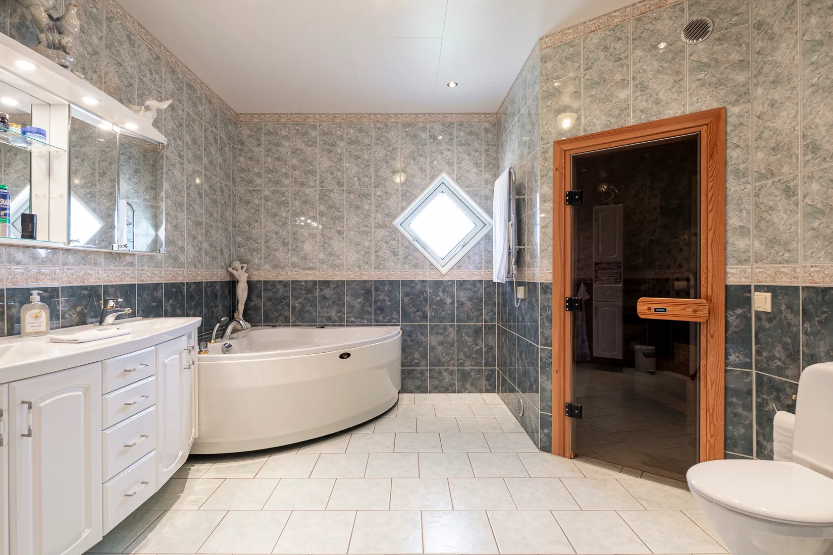 Villa, Lavegatan 18, Brottberga, Västerås