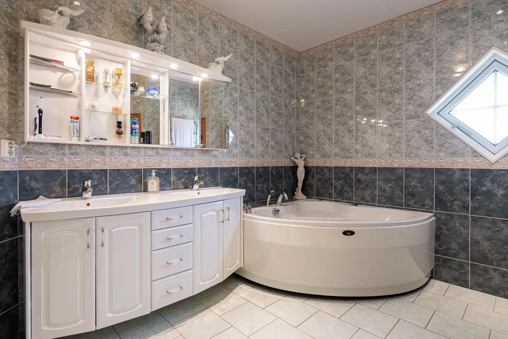 Villa, Lavegatan 18, Brottberga, Västerås