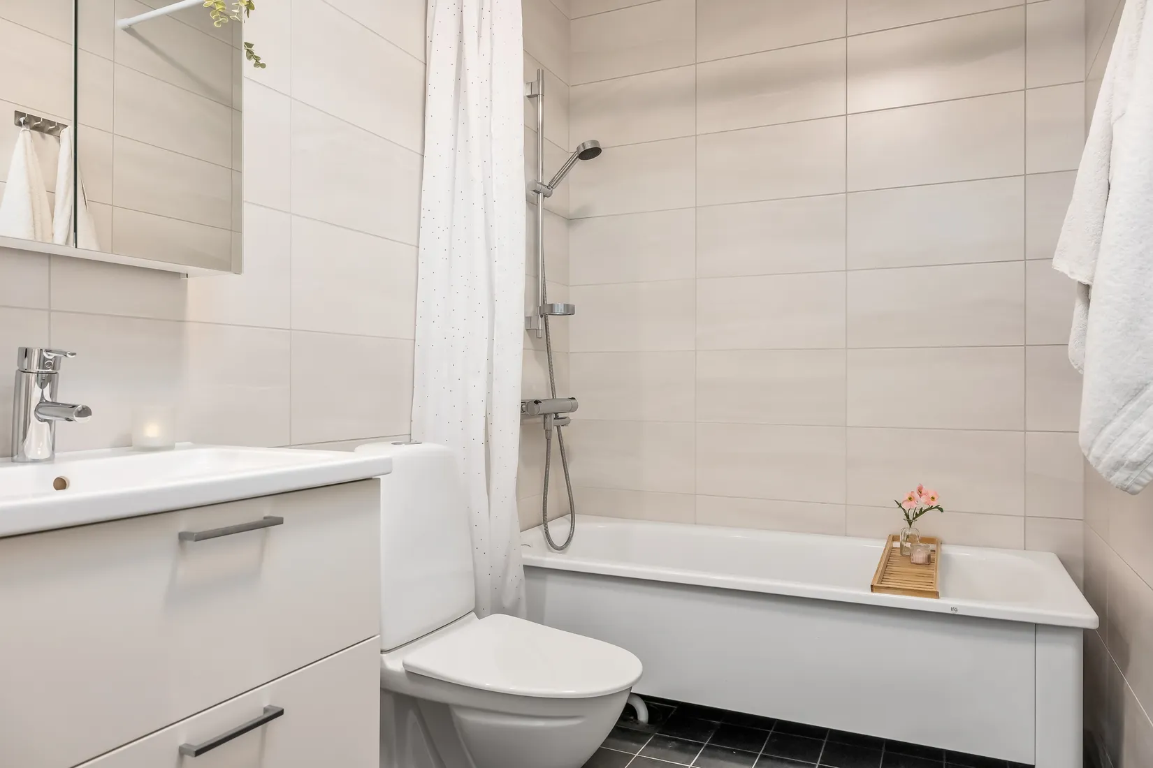 Radhus, Stensötavägen 58B, Svärtinge - Skogsbacke, Norrköping