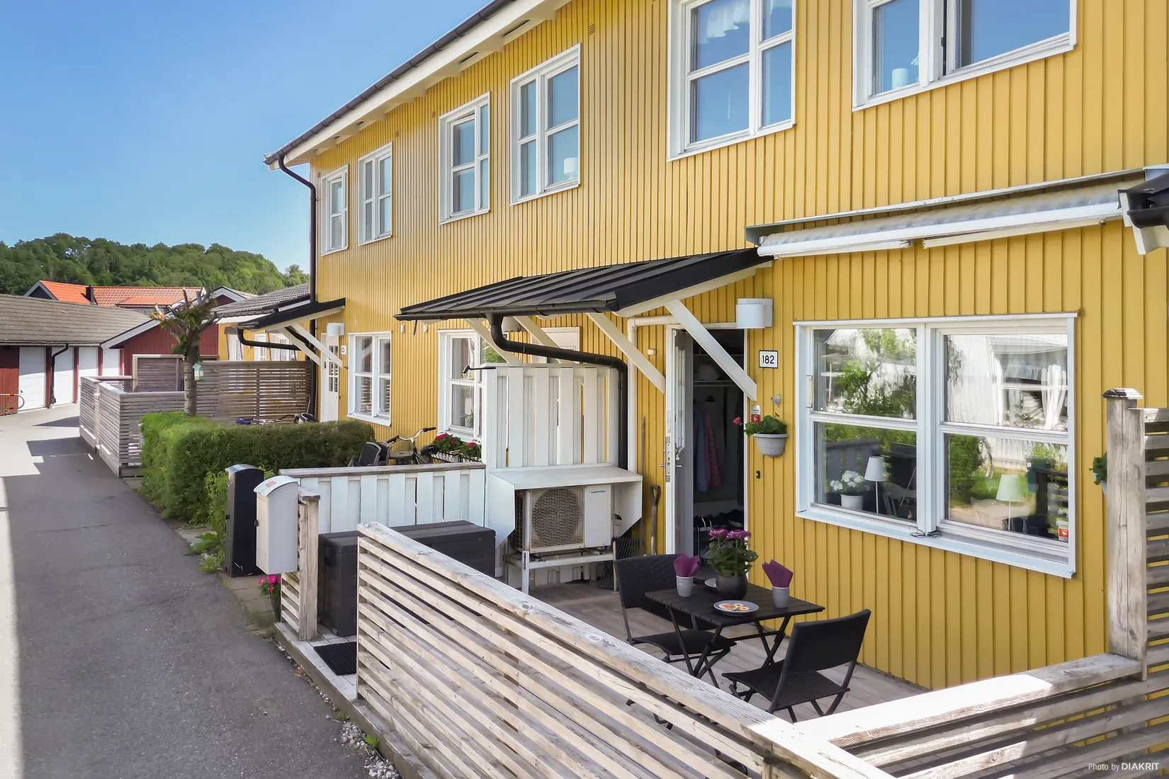 Radhus, Ullas lyckas väg 182, Mölndal