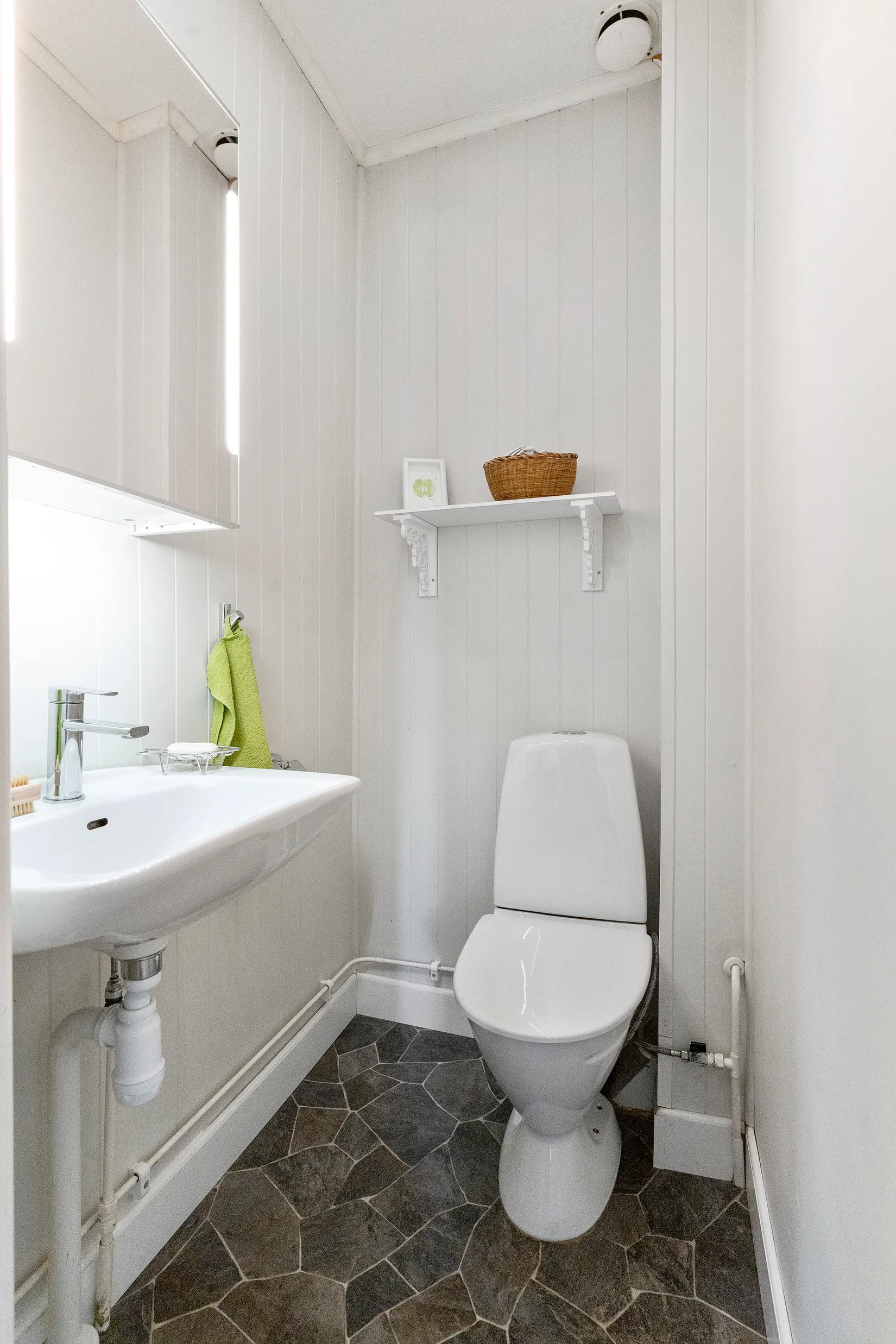 Villa, Södra Järnvägsgatan 17, Centralt, Vänersborg