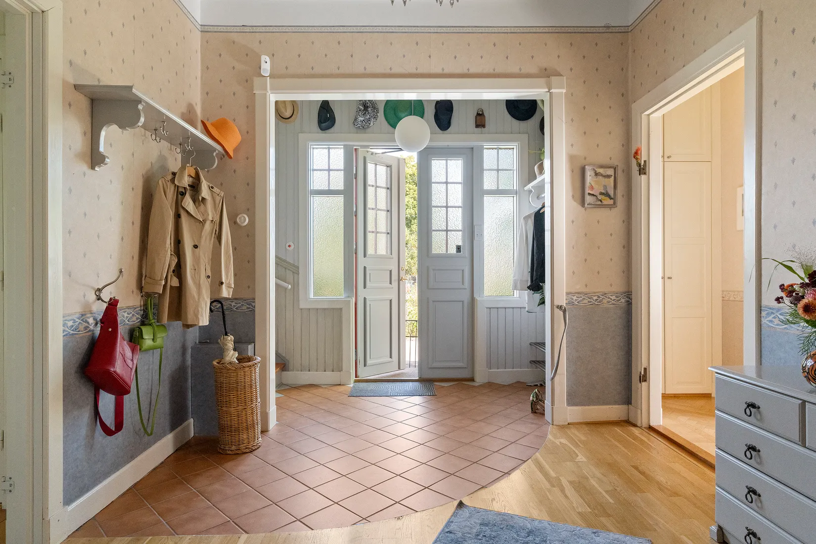 Villa, Södra Järnvägsgatan 17, Centralt, Vänersborg