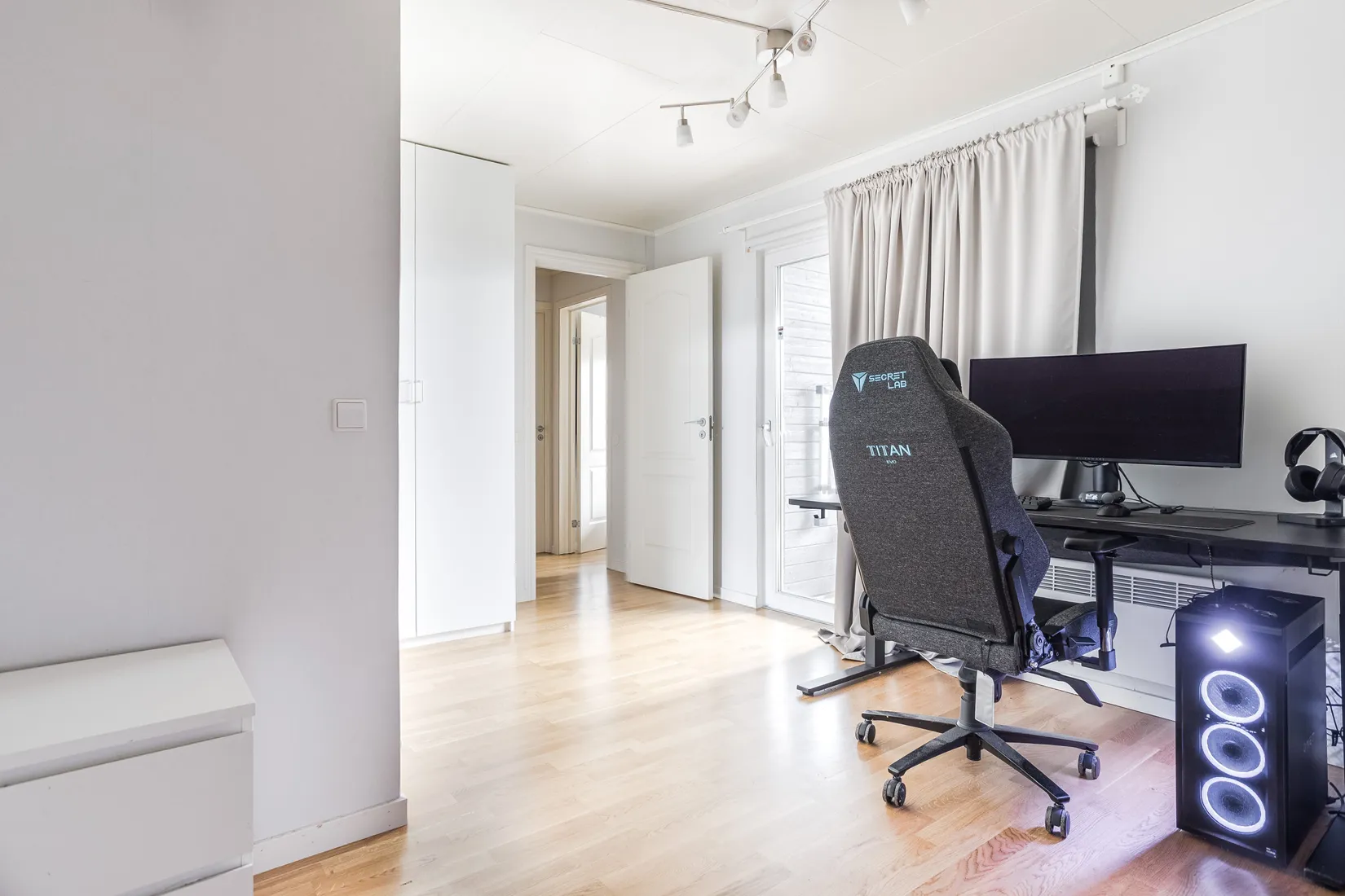 Radhus, Bakstuguvägen 3, Klockarberget, Sundsvall