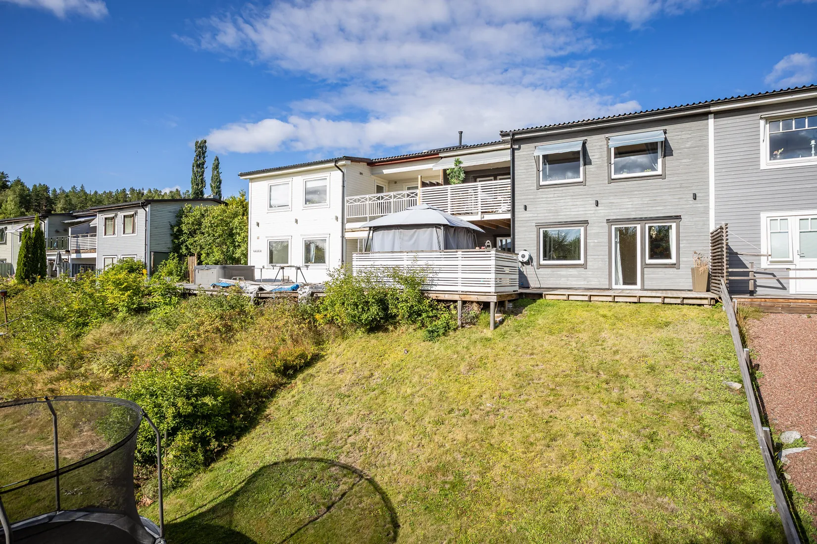 Radhus, Bakstuguvägen 3, Klockarberget, Sundsvall