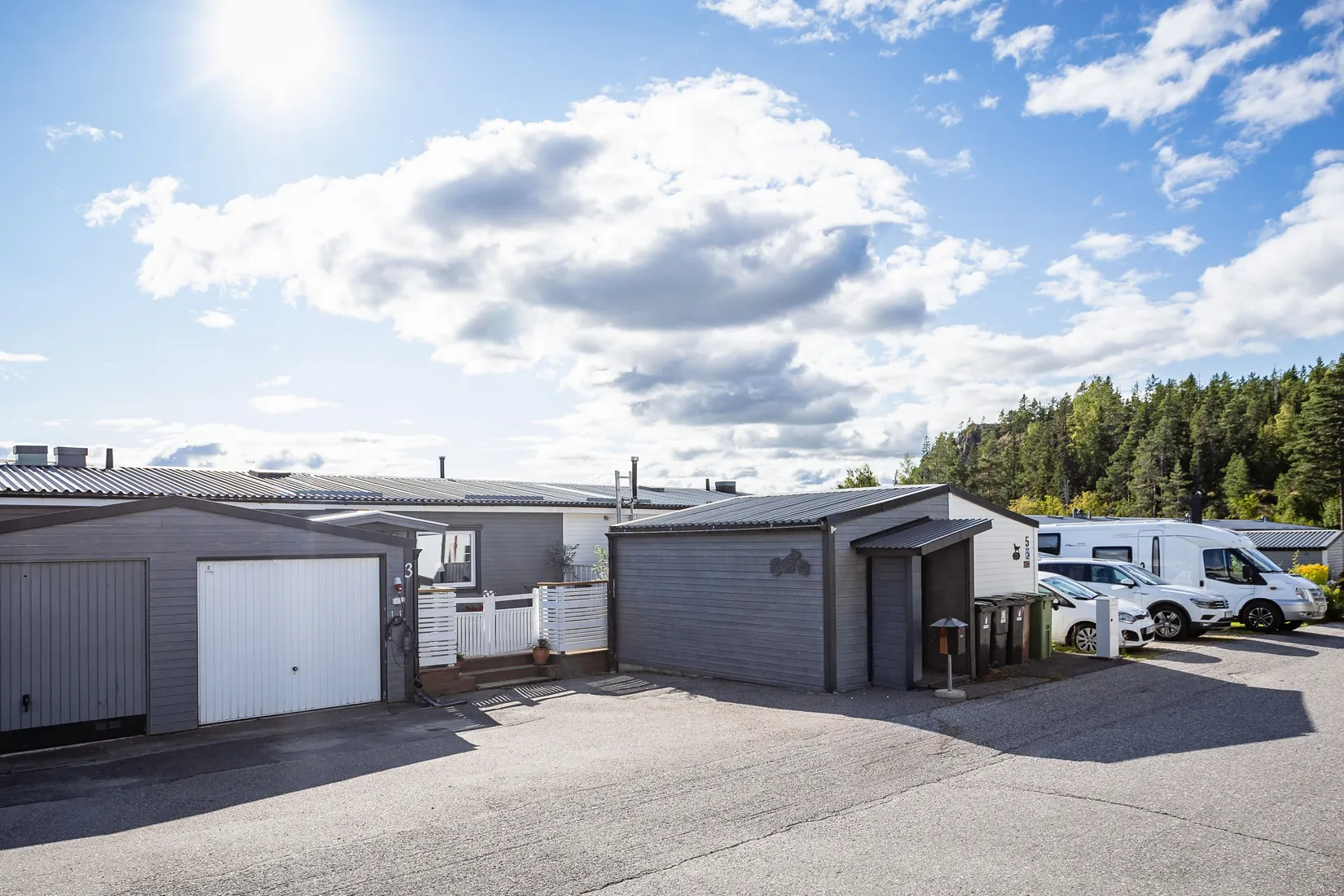 Radhus, Bakstuguvägen 3, Klockarberget, Sundsvall