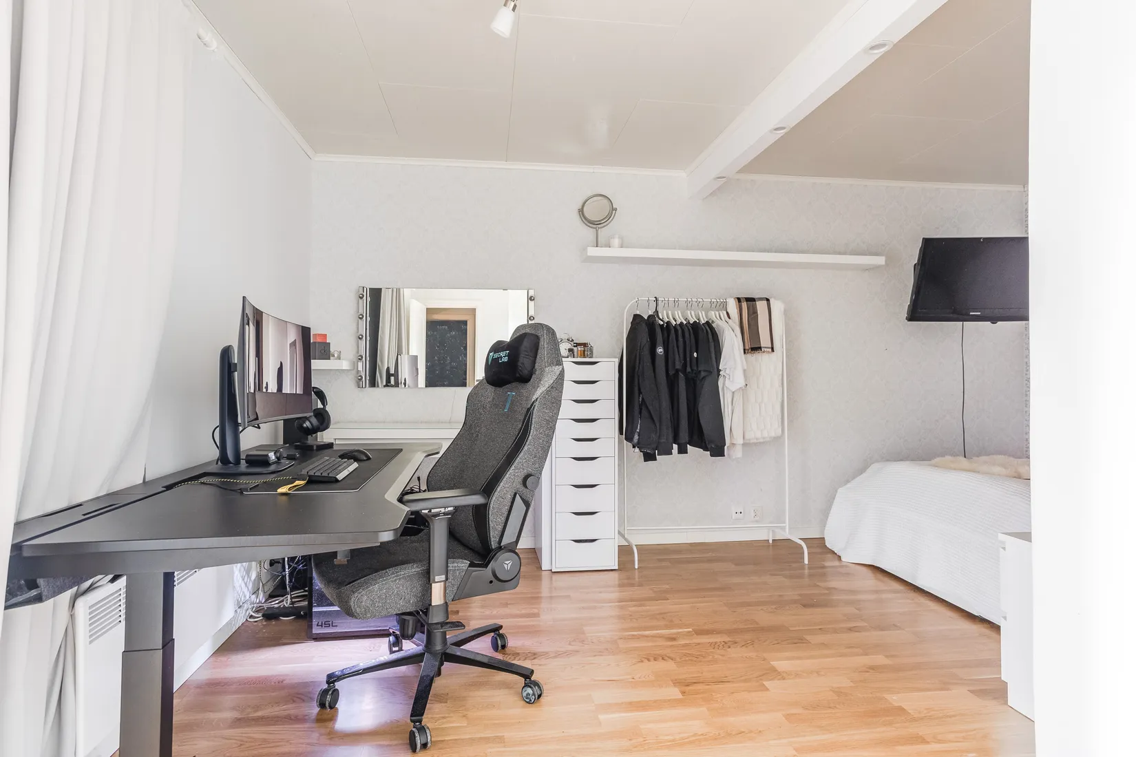 Radhus, Bakstuguvägen 3, Klockarberget, Sundsvall