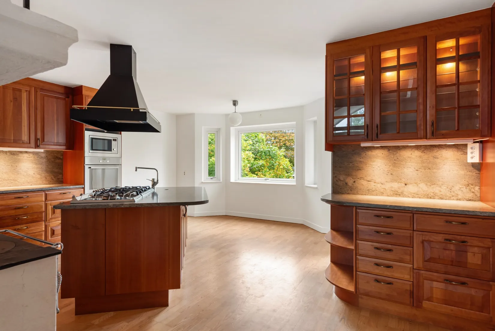 Villa, Bromsvägen 14, Nacka
